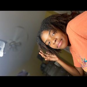 Meet your Posher, Siara